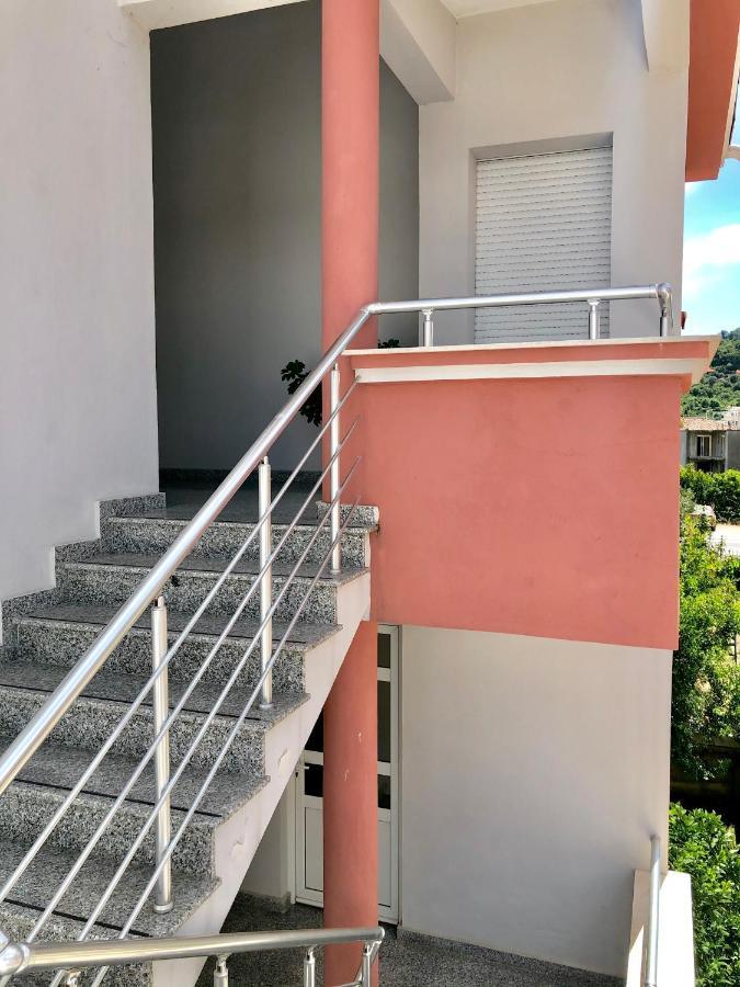 Apartments Ela Ulcinj Exterior photo