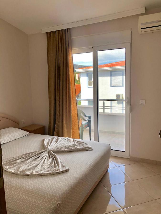 Apartments Ela Ulcinj Exterior photo