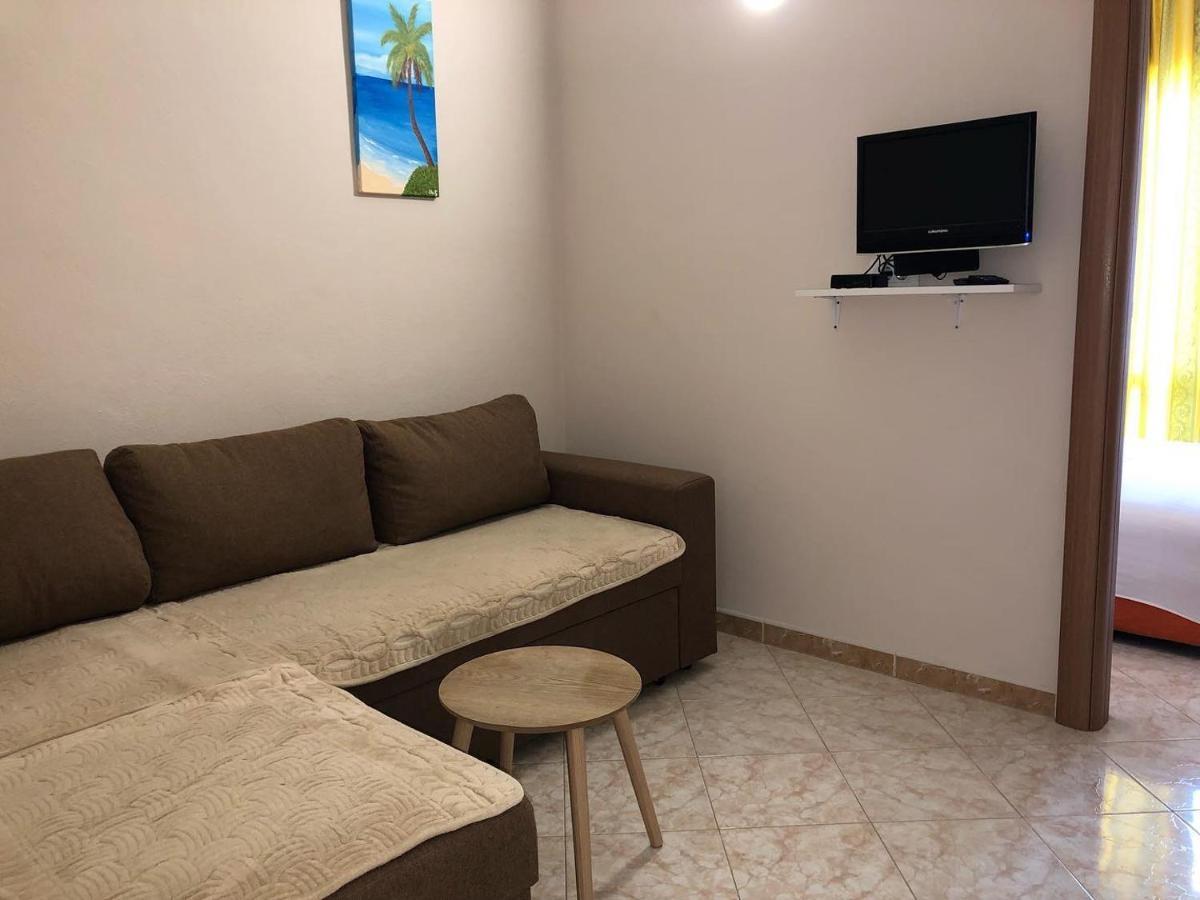 Apartments Ela Ulcinj Exterior photo